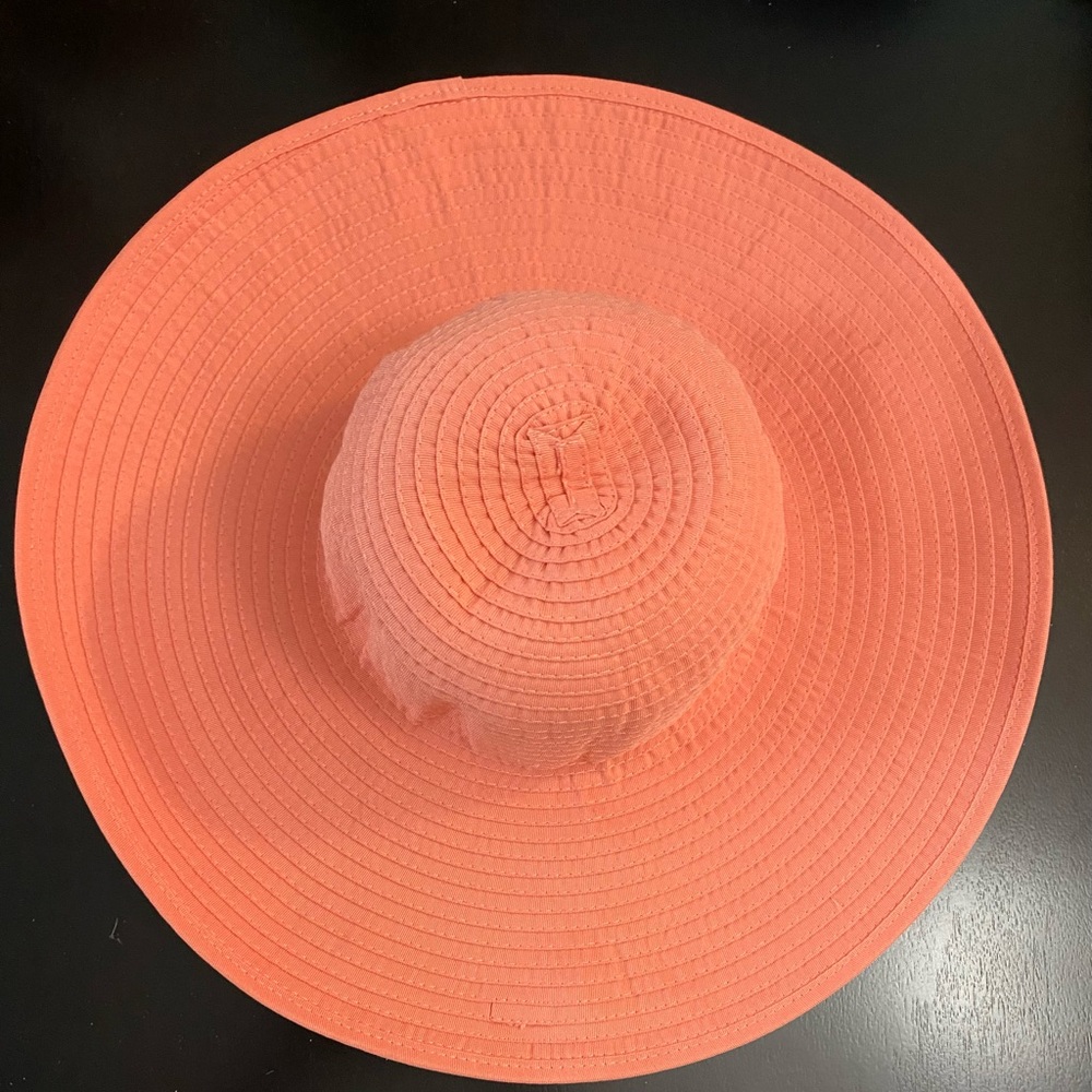 NEW Peach coloured sun hat